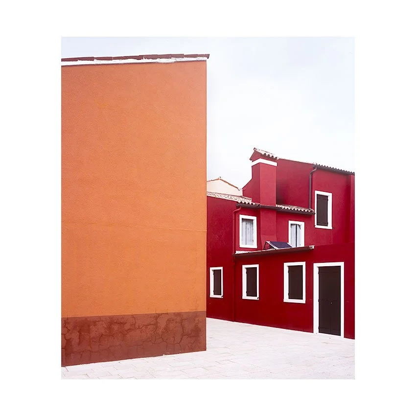 Capturing Emotion: The Art of Photography in Burano and São Luis