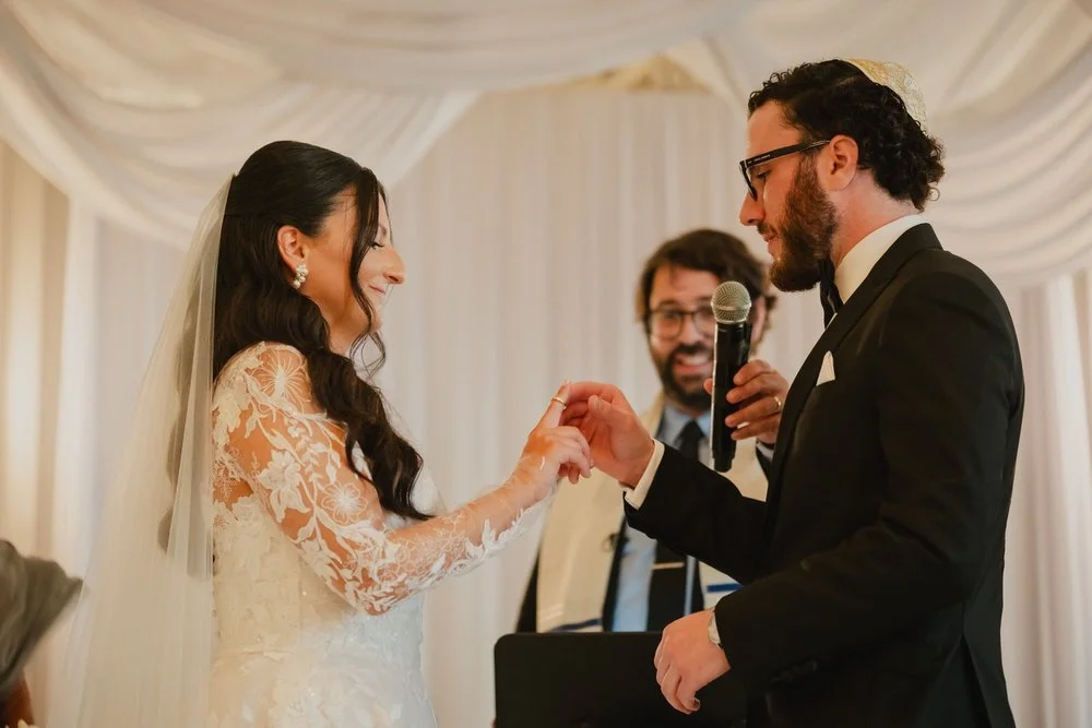 photograph from a jewish wedding ceremony in the drawing room at the chateau laurier