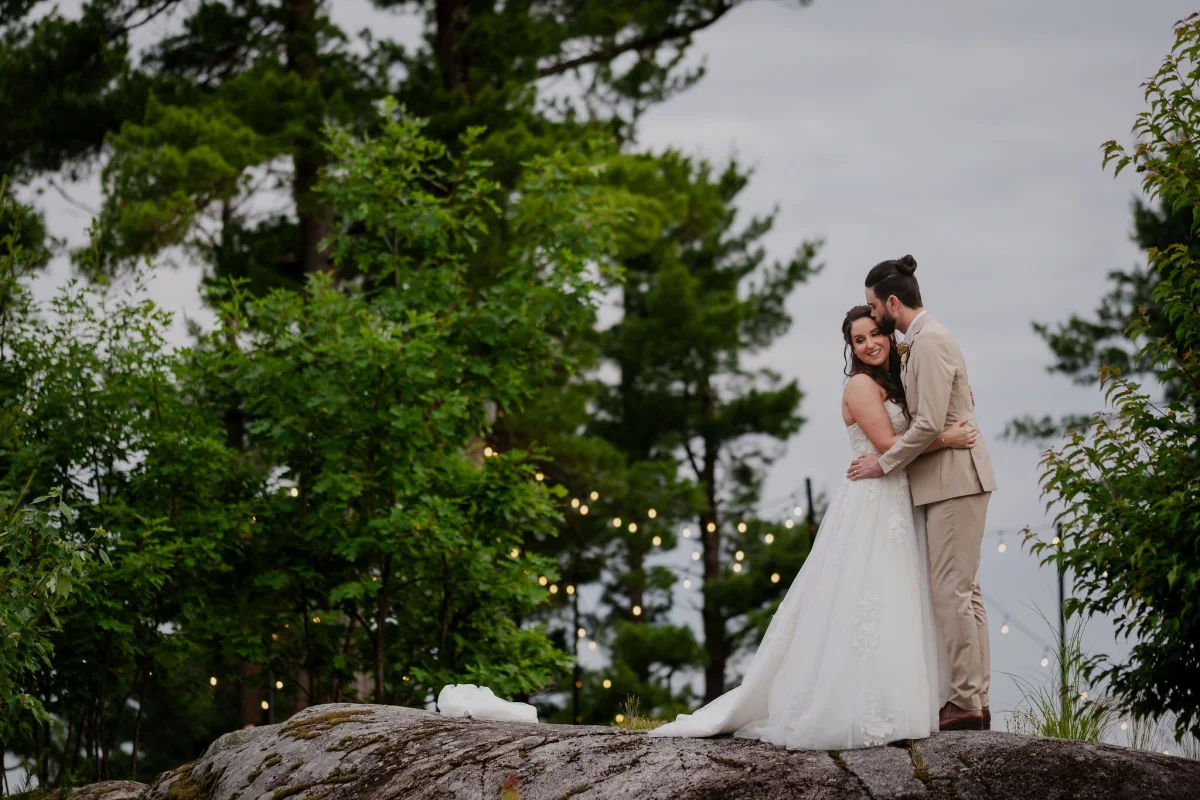 couples photo outside at le belvedere
