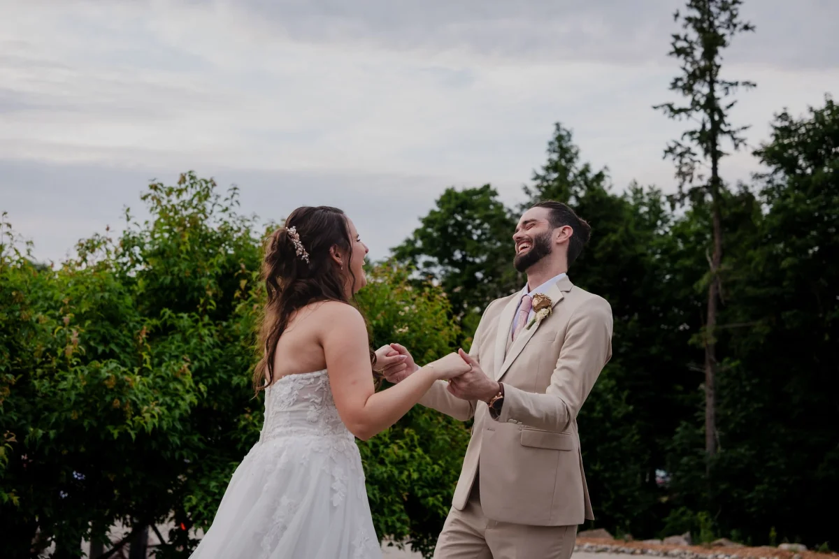 couples photo outside at le belvedere