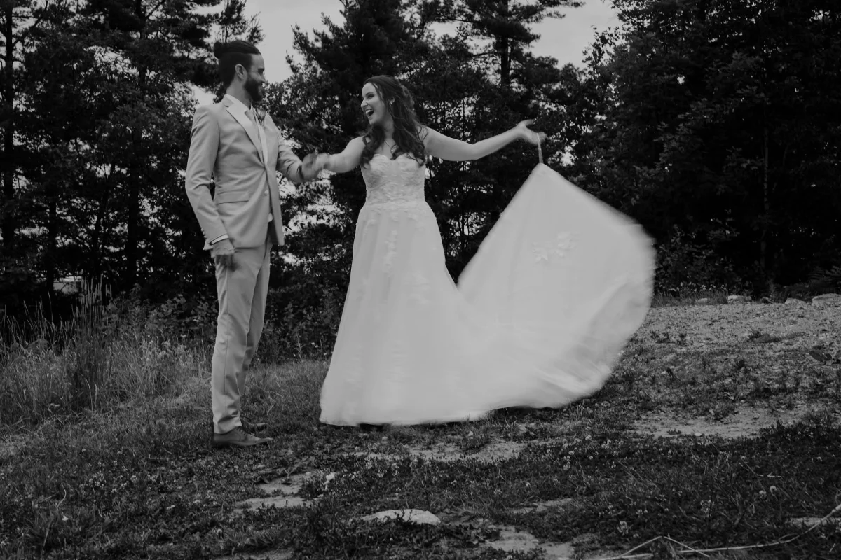 couples photo outside at le belvedere