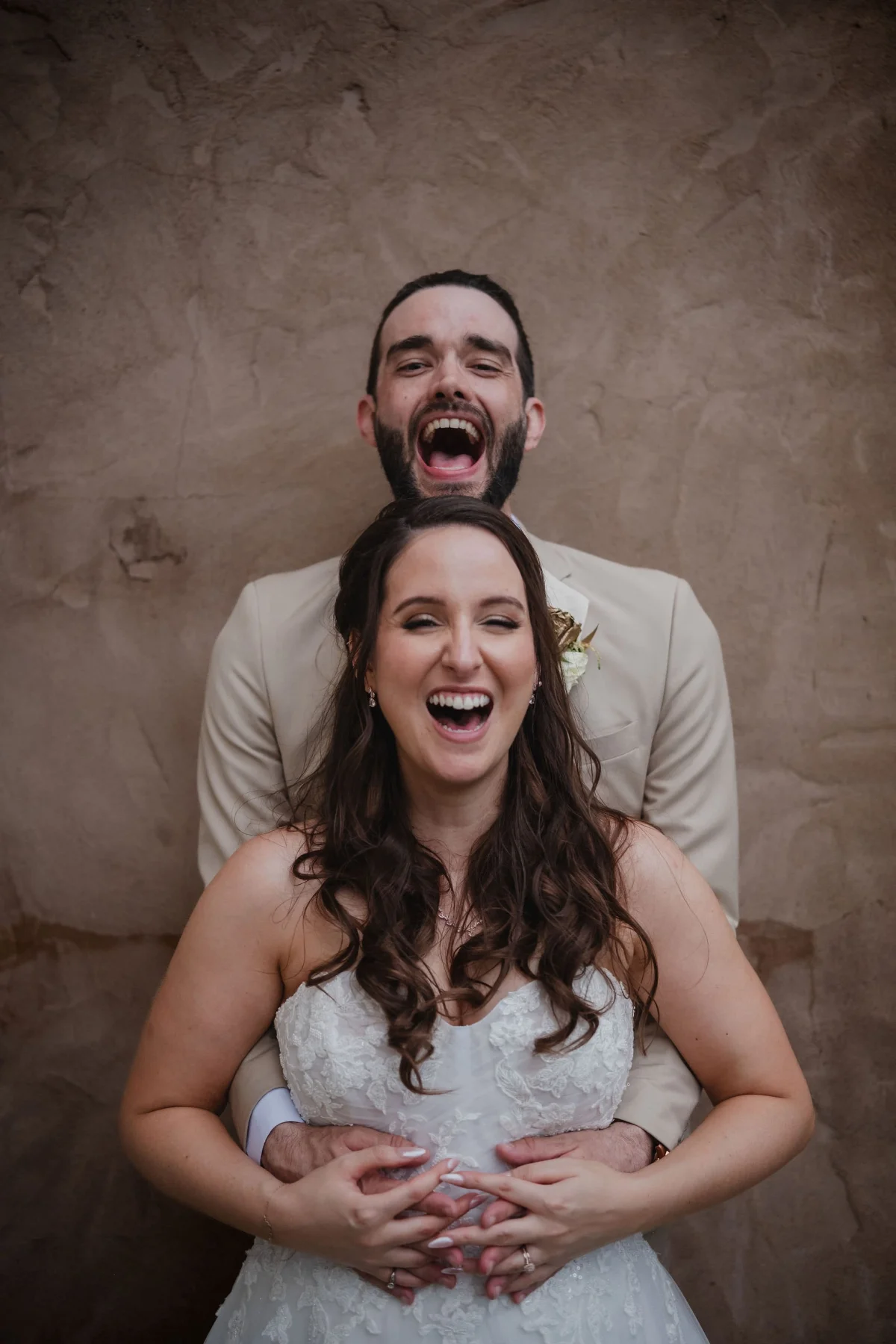 couples photo outside at le belvedere