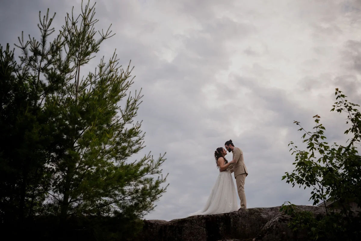 couples photo outside at le belvedere