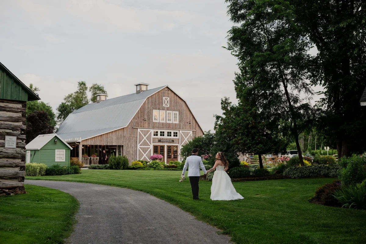 sunset wedding photo at stonefields estate
