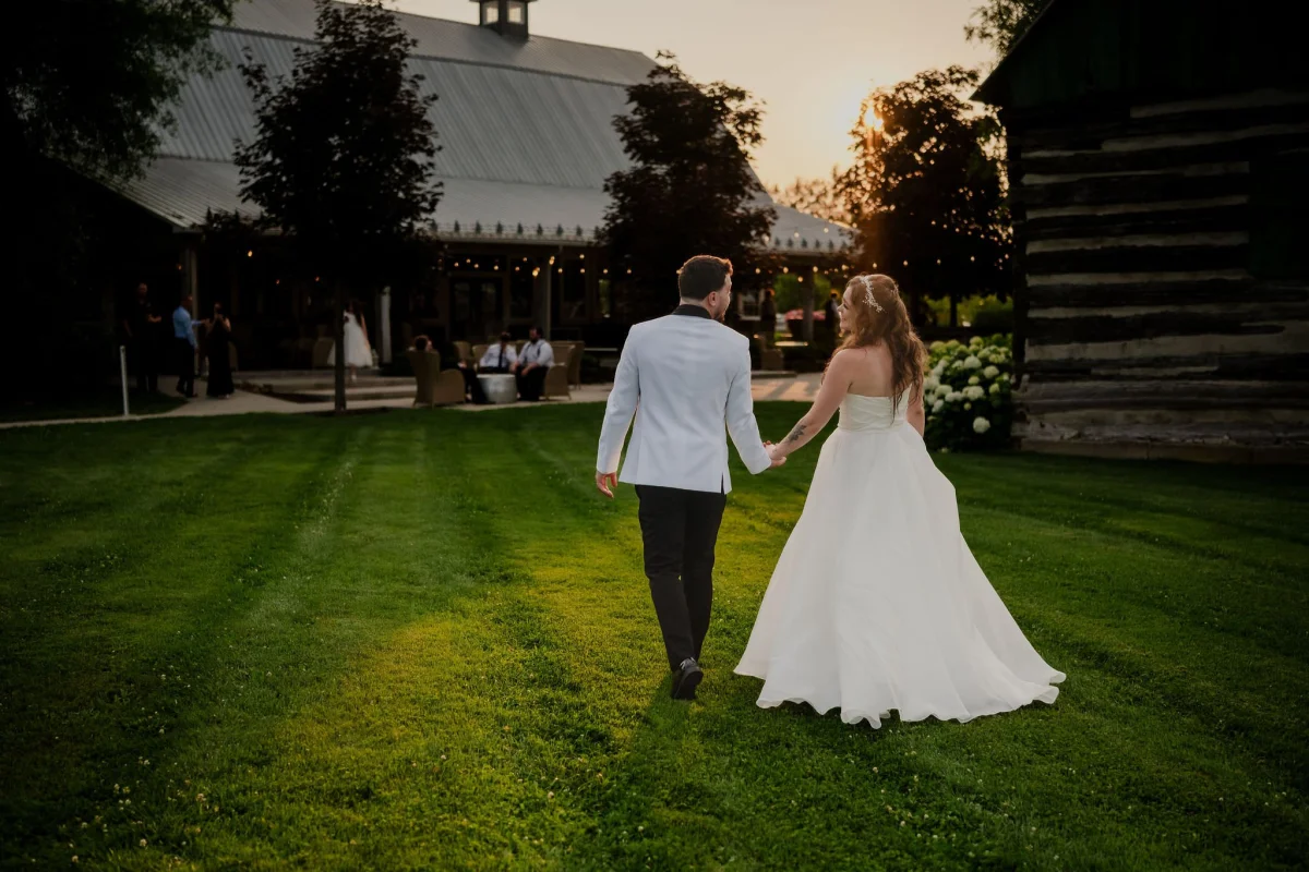 sunset wedding photo at stonefields estate