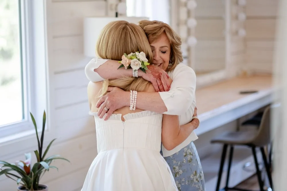 bride getting ready for her le belvedere wedding