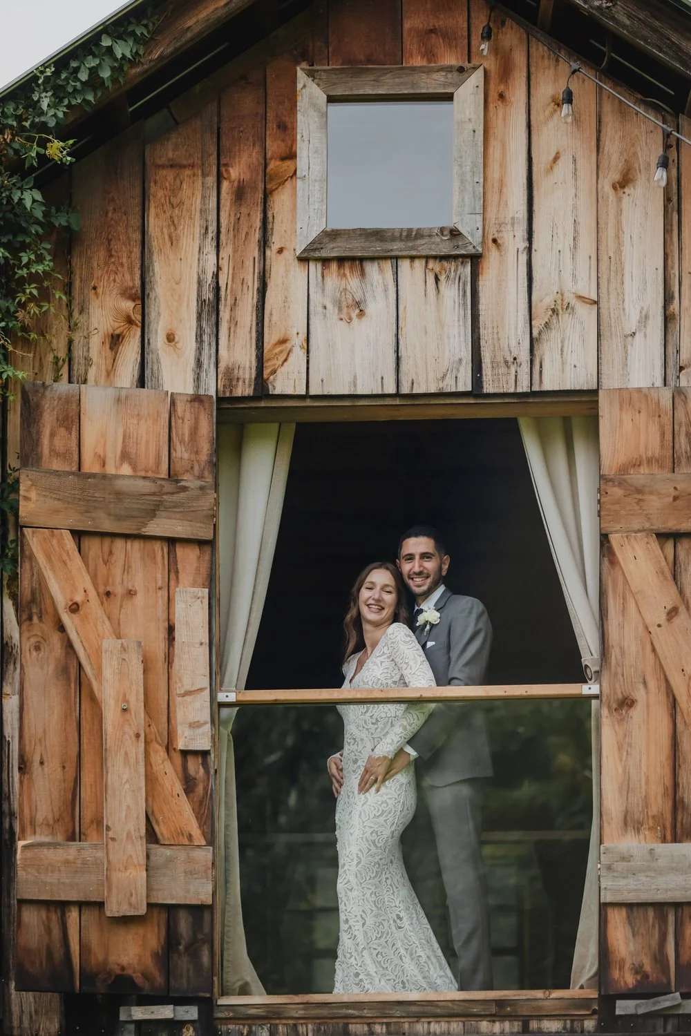 couples portraits at an Adelina barn wedding