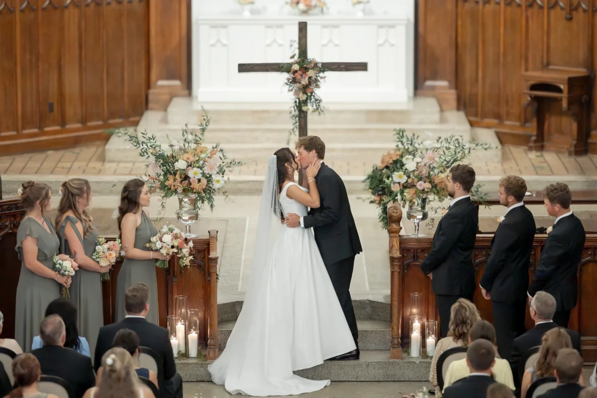 st-james-1868-wedding-ceremony-first-kiss