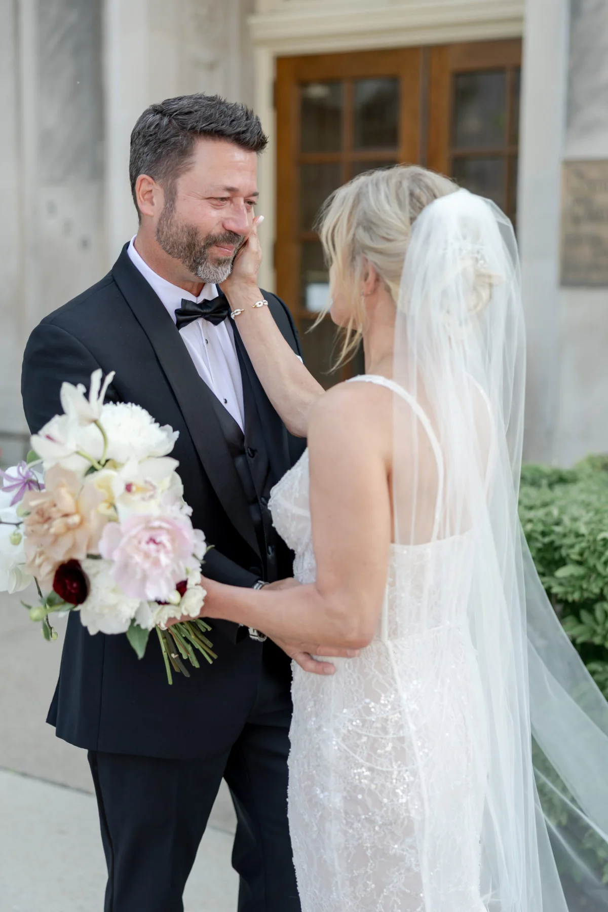 rooftop-garden-wedding-edgewater-first-look