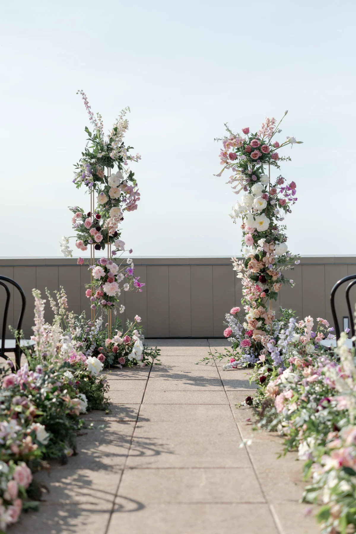 daffodil-parker-garden-wedding-ceremony-floral